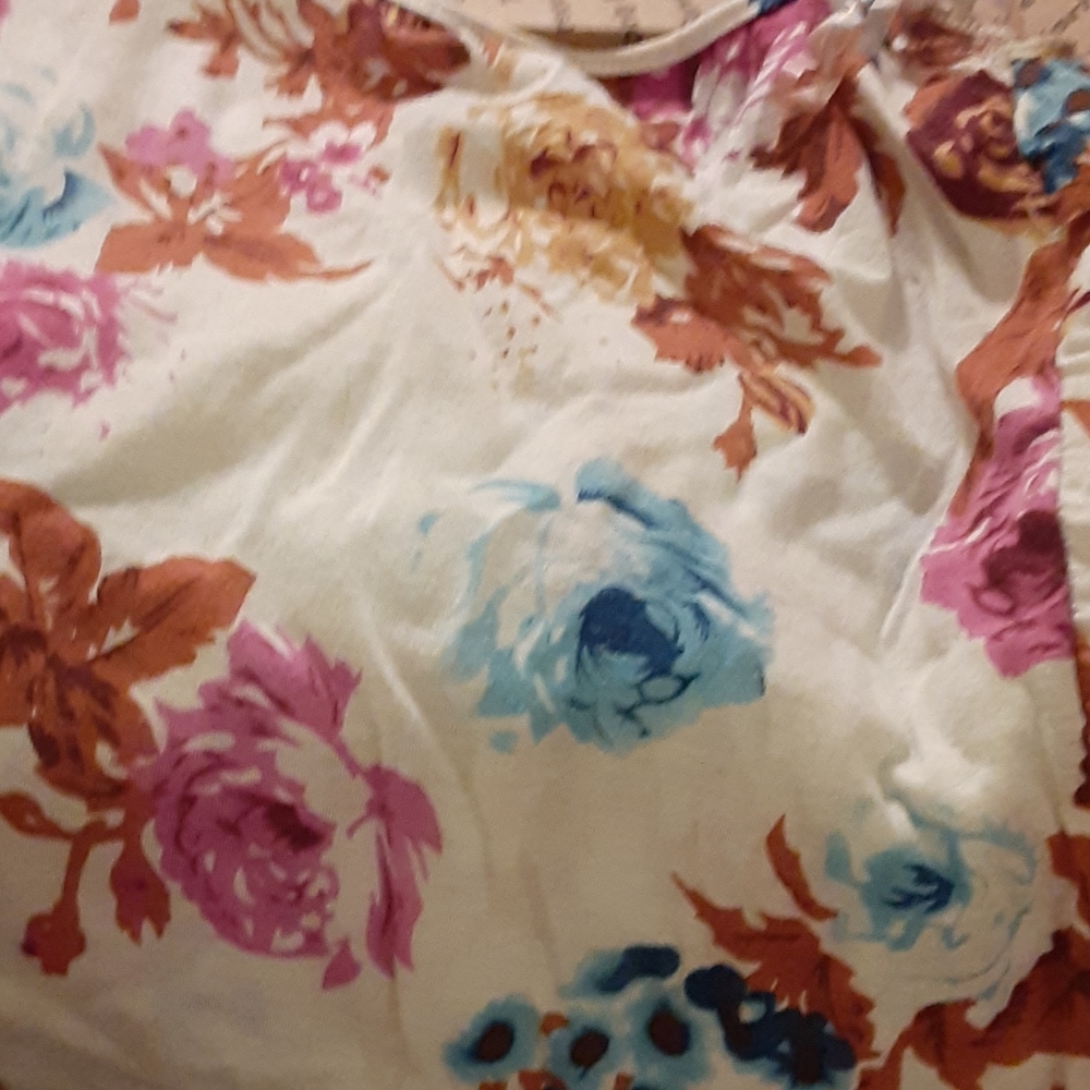 Love Change top size medium - Picture 4 of 4